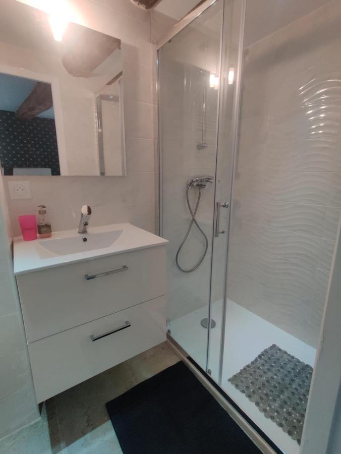 Logement Neuf Centre Du Village Aux Pieds Du Chateau Grimaud Exteriör bild