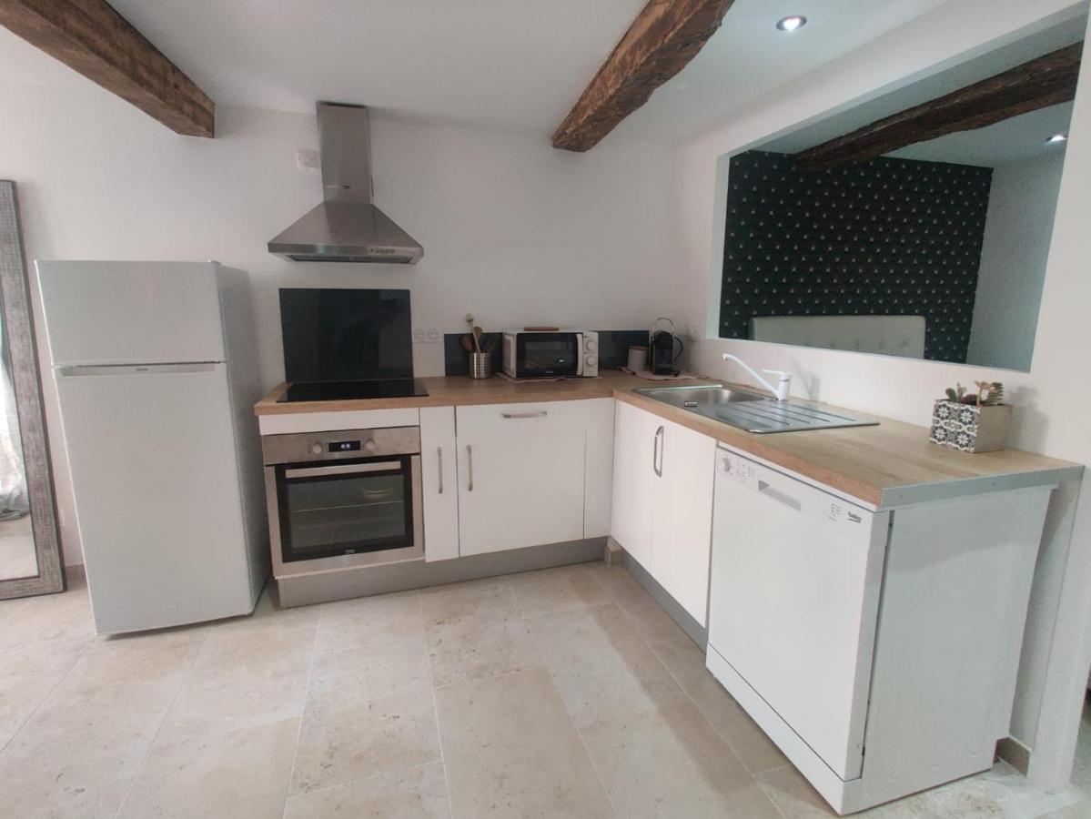 Logement Neuf Centre Du Village Aux Pieds Du Chateau Grimaud Exteriör bild
